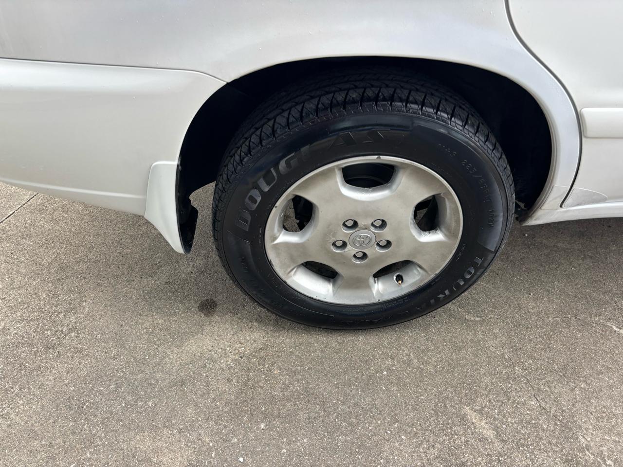 Toyota Highlander 4dr V6 4WD w/3rd Row (Natl) 2005