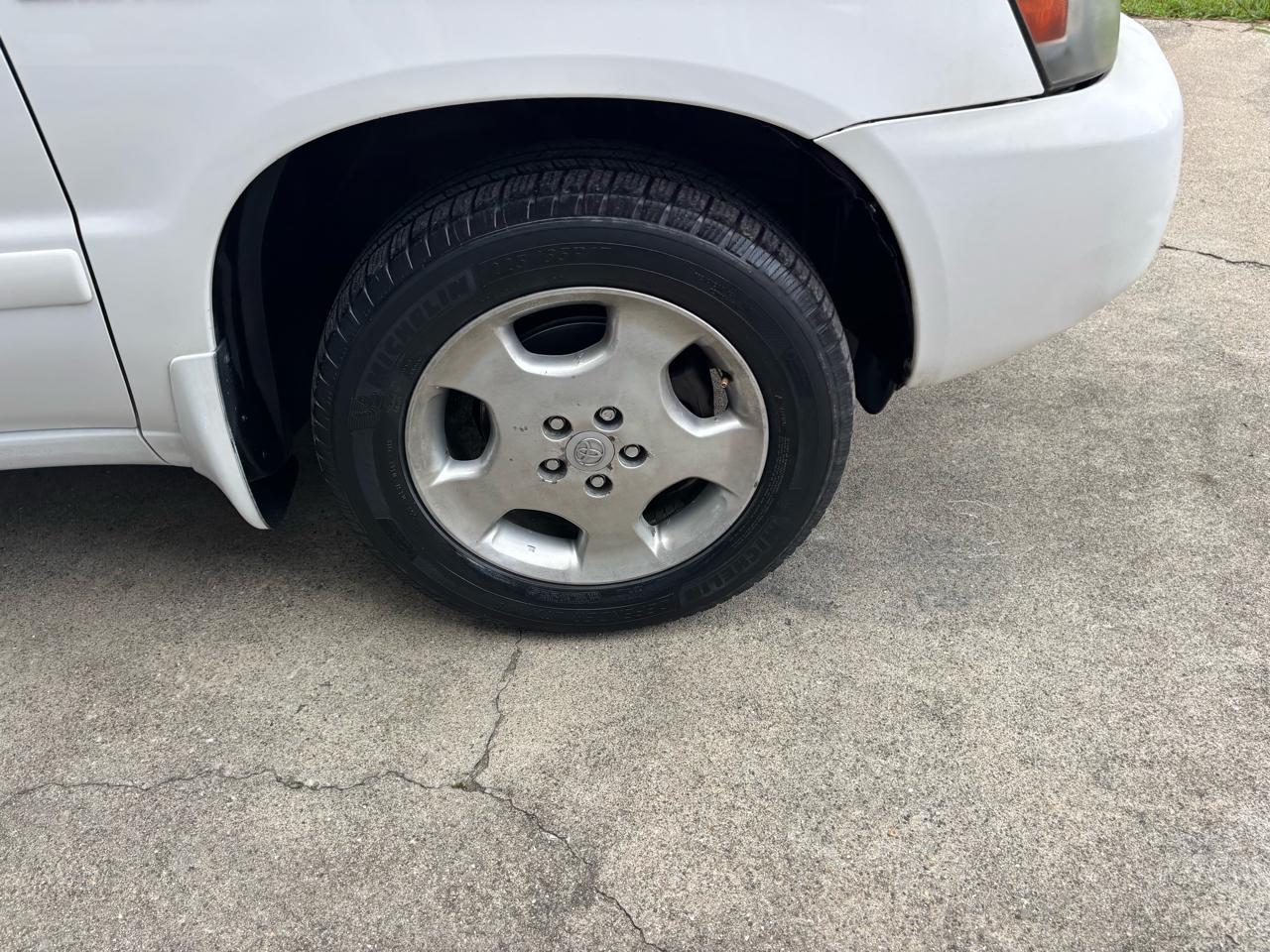 Toyota Highlander 4dr V6 4WD w/3rd Row (Natl) 2005