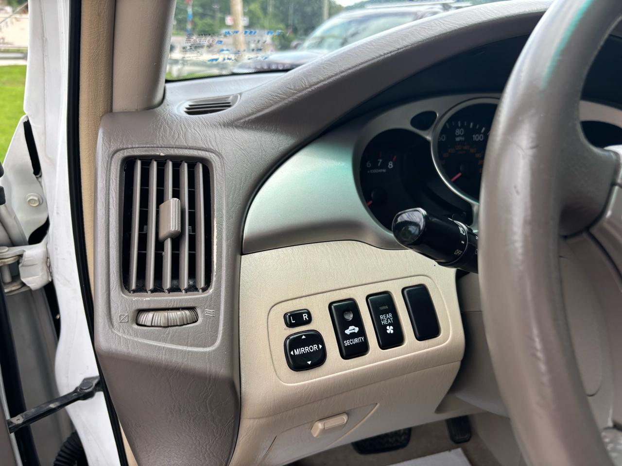 Toyota Highlander 4dr V6 4WD w/3rd Row (Natl) 2005