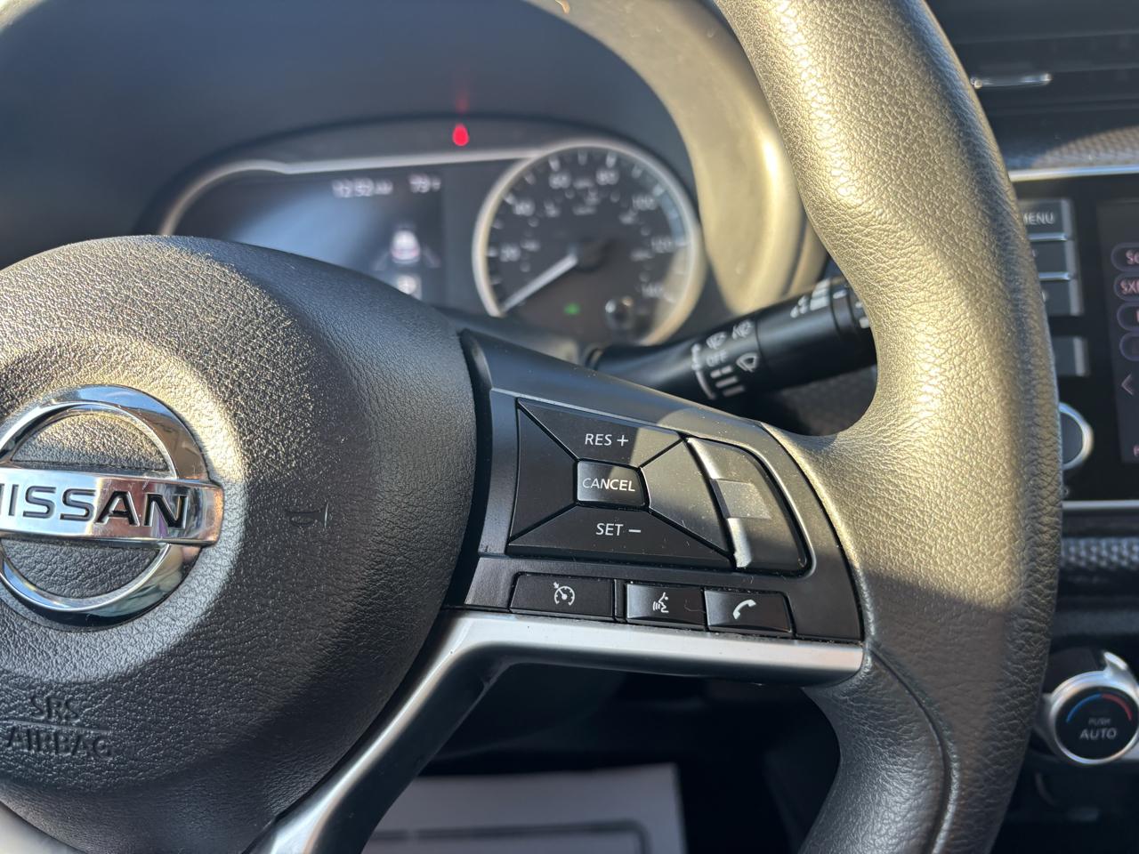 Nissan Kicks SV FWD 2018