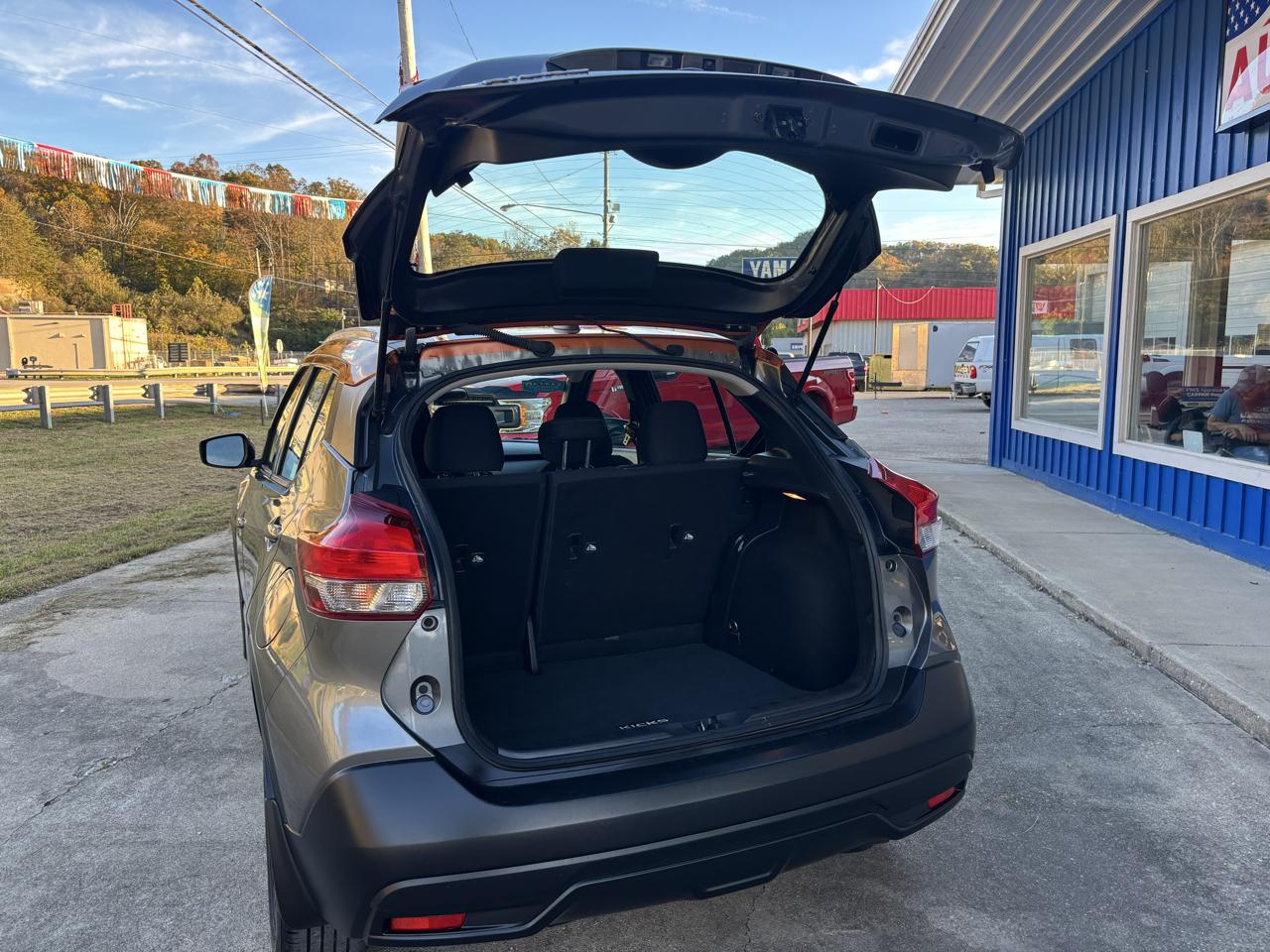 Nissan Kicks SV FWD 2018