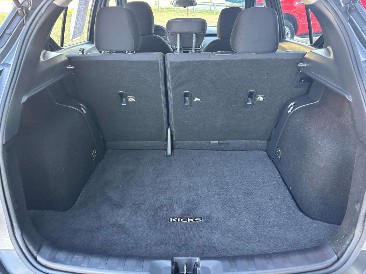 Nissan Kicks SV FWD 2018
