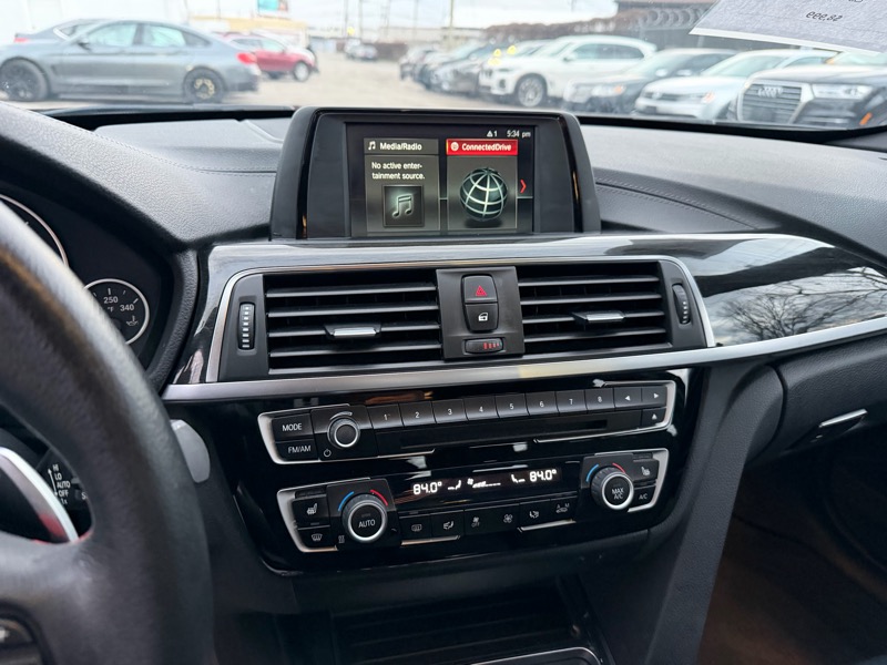 BMW 3-Series 330i xDrive SULEV Sedan 2018