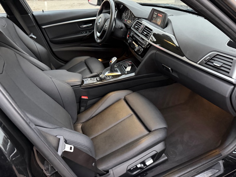 BMW 3-Series 330i xDrive SULEV Sedan 2018