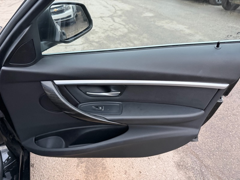 BMW 3-Series 330i xDrive SULEV Sedan 2018