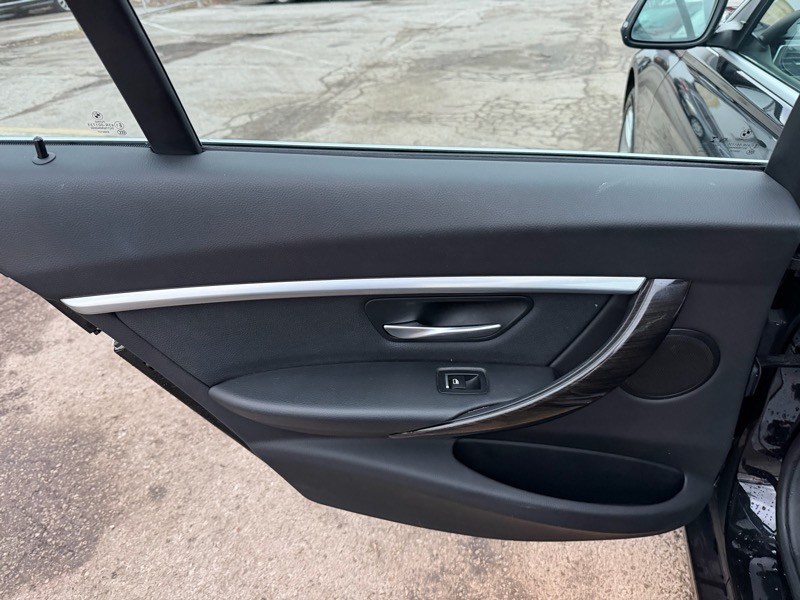 BMW 3-Series 330i xDrive SULEV Sedan 2018