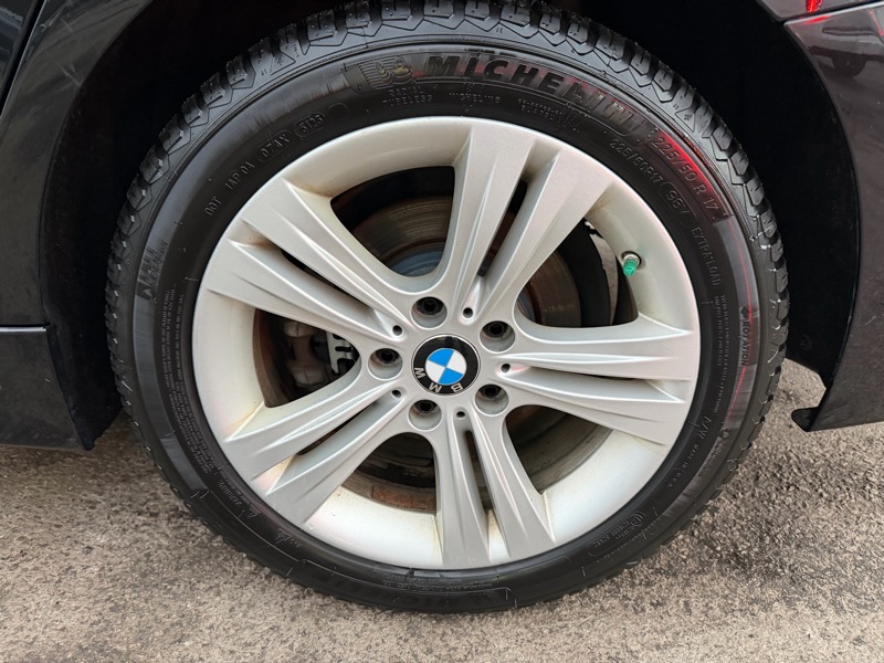 BMW 3-Series 330i xDrive SULEV Sedan 2018