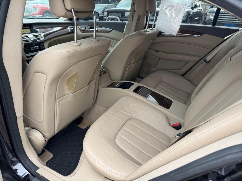 Mercedes-Benz CLS-Class CLS550 4MATIC 2012