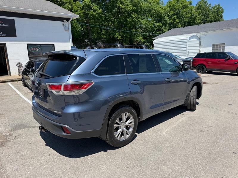 Toyota Highlander XLE AWD V6 2015
