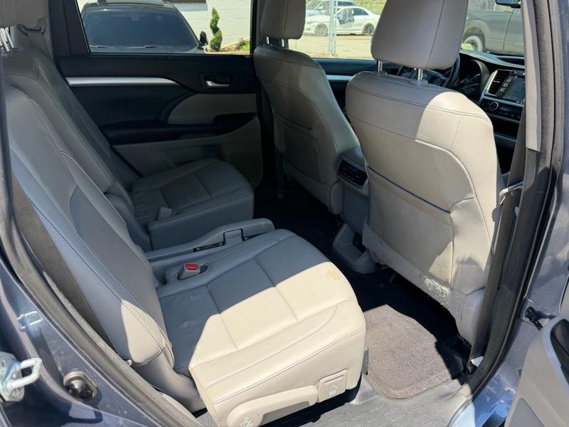 Toyota Highlander XLE AWD V6 2015
