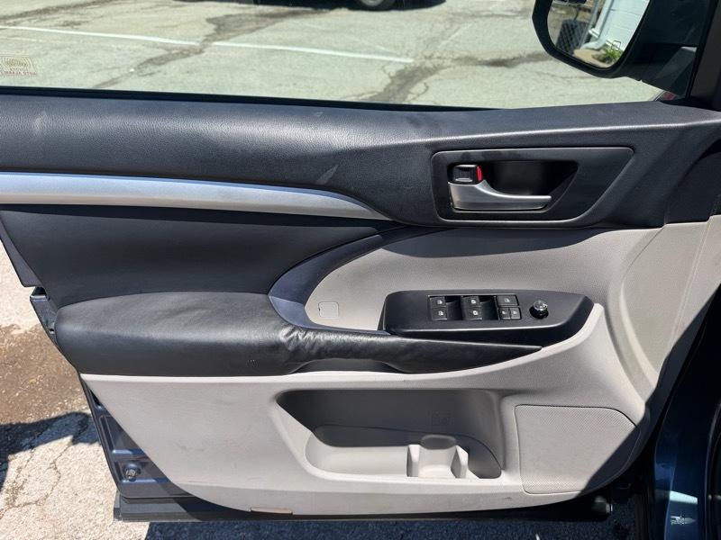 Toyota Highlander XLE AWD V6 2015