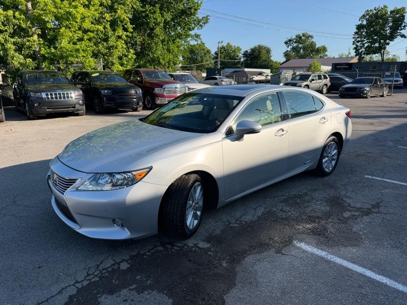 Lexus ES 300h Sedan 2013