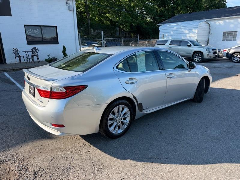 Lexus ES 300h Sedan 2013