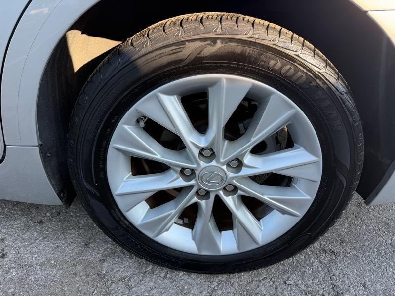 Lexus ES 300h Sedan 2013
