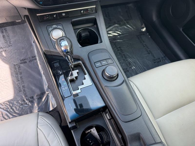 Lexus ES 300h Sedan 2013