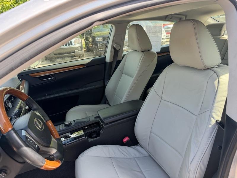 Lexus ES 300h Sedan 2013