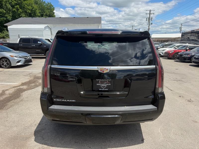 Cadillac Escalade Luxury 4WD 2015