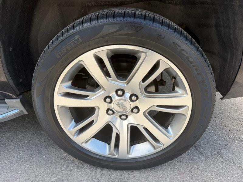 Cadillac Escalade Luxury 4WD 2015