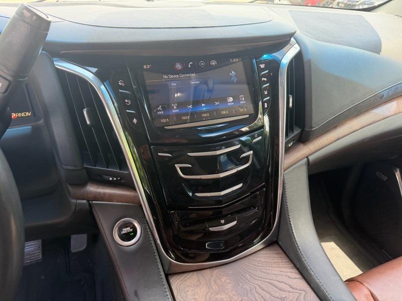 Cadillac Escalade Luxury 4WD 2015
