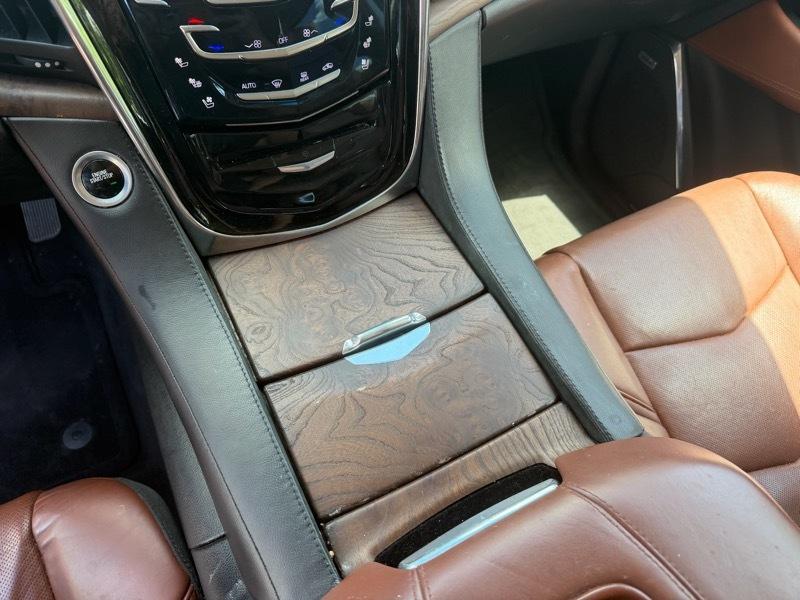 Cadillac Escalade Luxury 4WD 2015