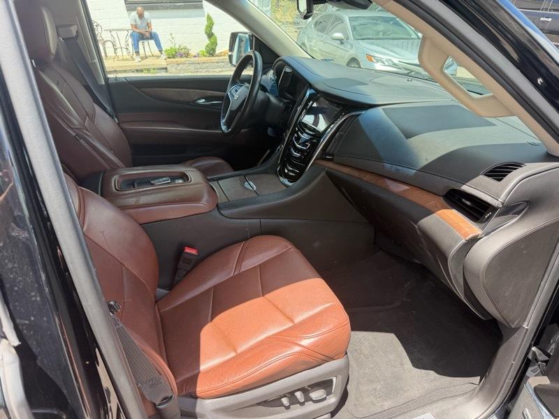 Cadillac Escalade Luxury 4WD 2015