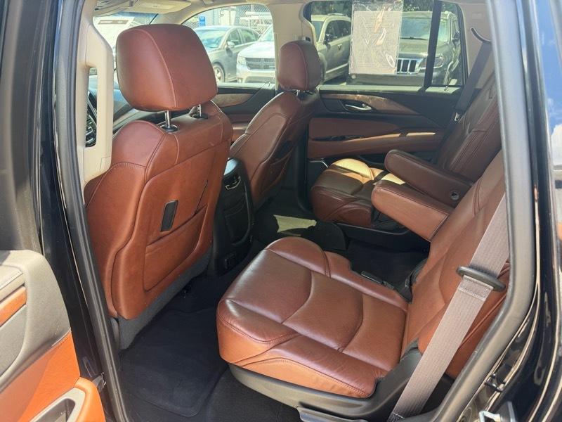 Cadillac Escalade Luxury 4WD 2015