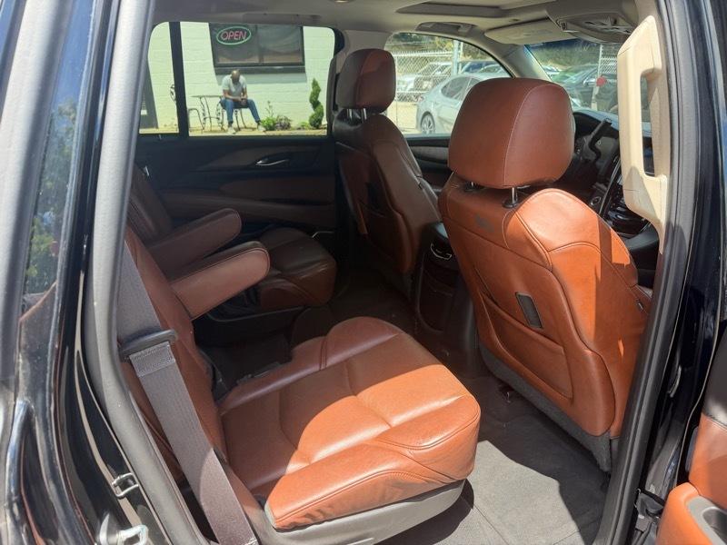 Cadillac Escalade Luxury 4WD 2015