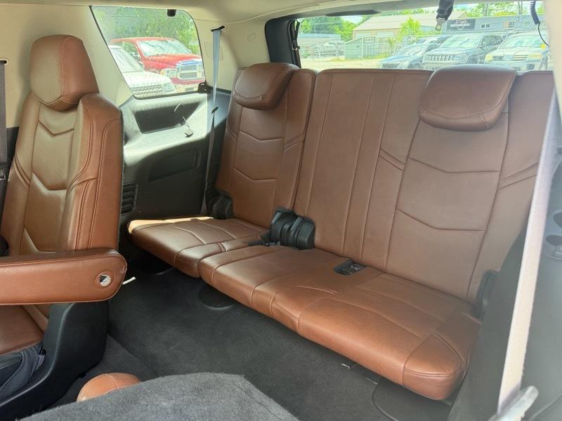 Cadillac Escalade Luxury 4WD 2015