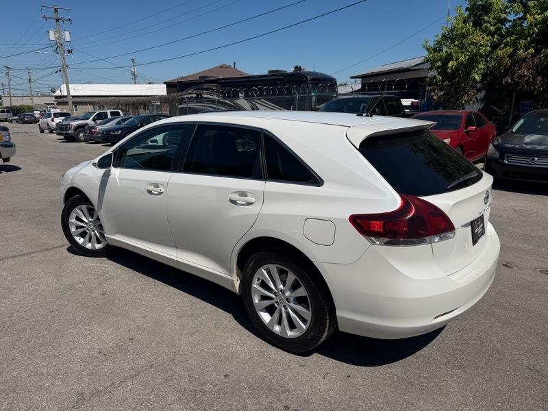 Toyota Venza LE I4 FWD 2013