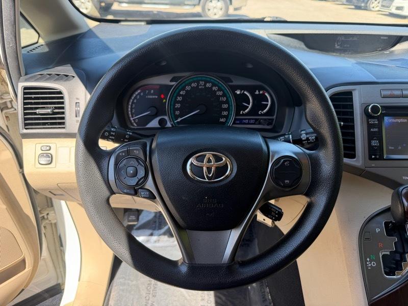 Toyota Venza LE I4 FWD 2013