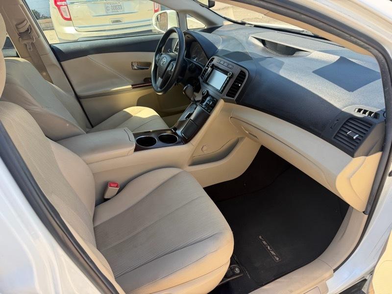 Toyota Venza LE I4 FWD 2013