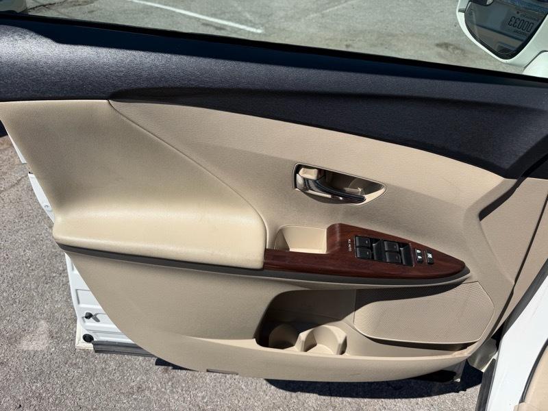 Toyota Venza LE I4 FWD 2013