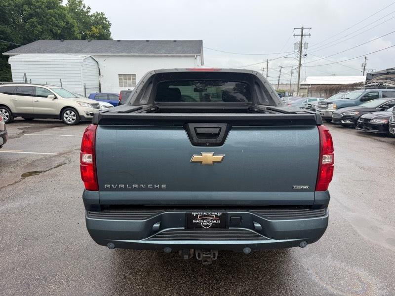 Chevrolet Avalanche LS 4WD 2009