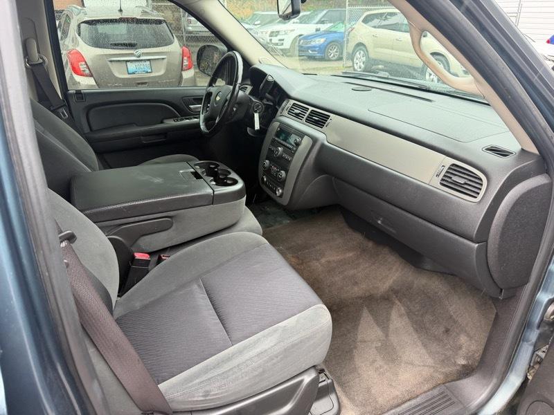 Chevrolet Avalanche LS 4WD 2009