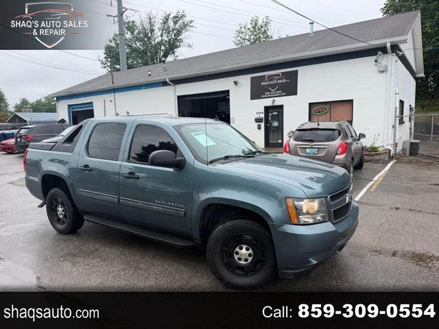 Gray 2009 Chevrolet Avalanche LS 4WD Pickup Truck Four-Wheel Drive