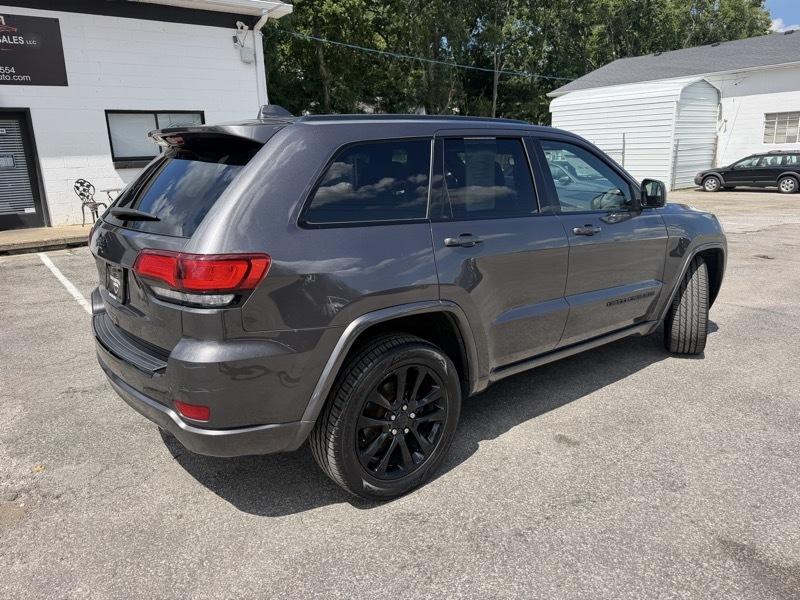 Jeep Grand Cherokee Laredo 4WD 2018