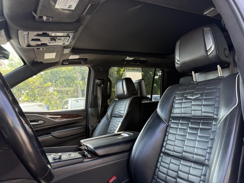 Cadillac Escalade ESV Premium Luxury Platinum AWD 2022