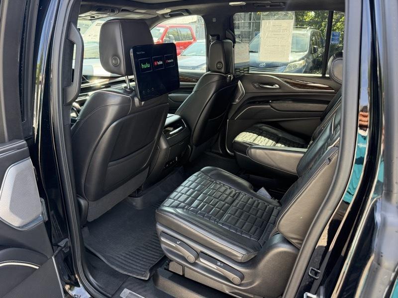 Cadillac Escalade ESV Premium Luxury Platinum AWD 2022
