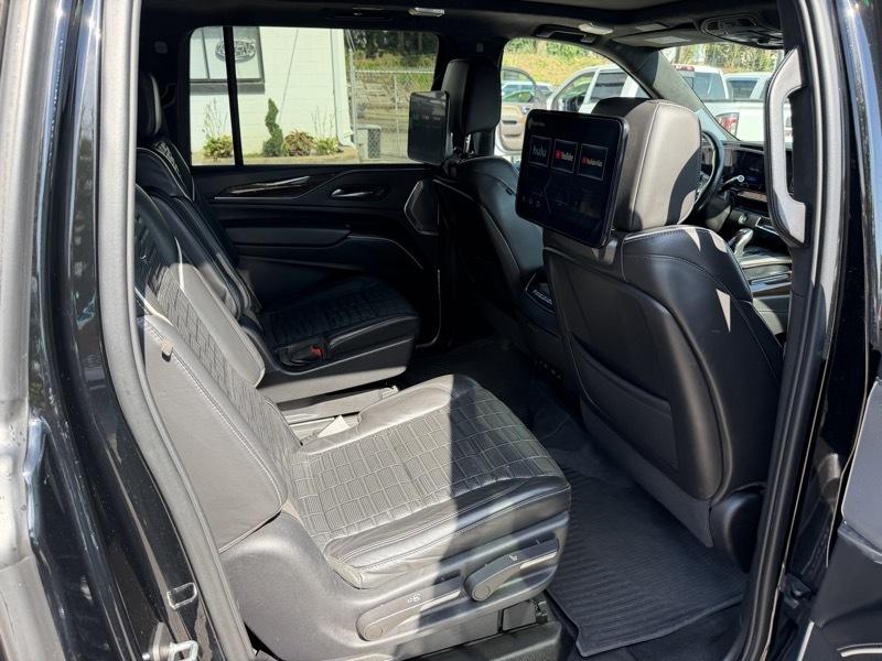 Cadillac Escalade ESV Premium Luxury Platinum AWD 2022