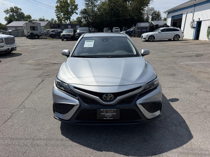 Toyota Camry SE 2022