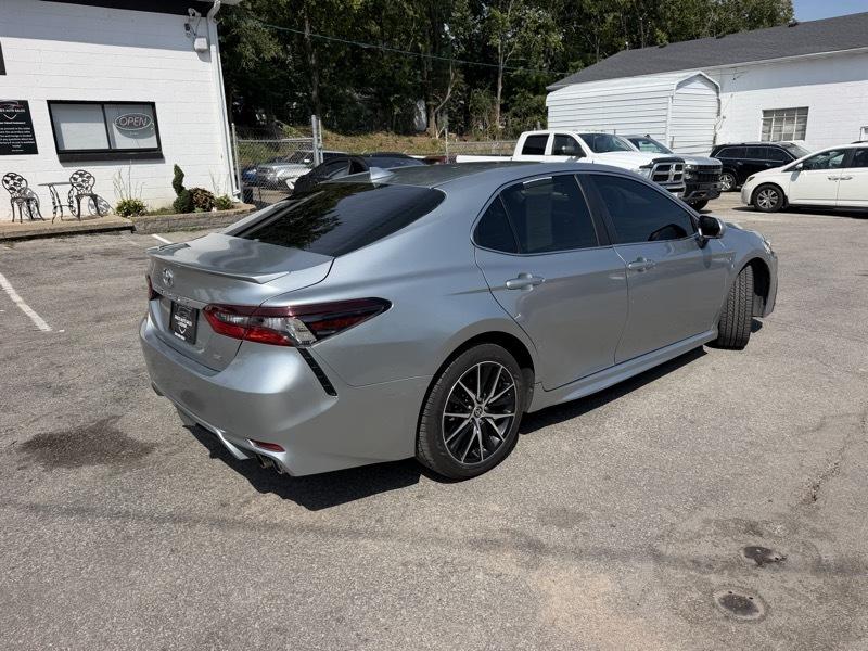 Toyota Camry SE 2022