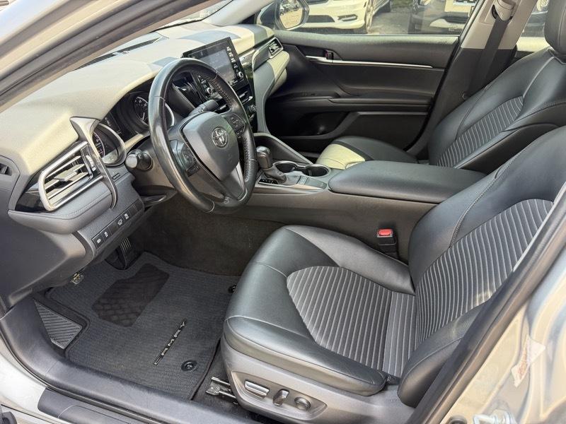 Toyota Camry SE 2022