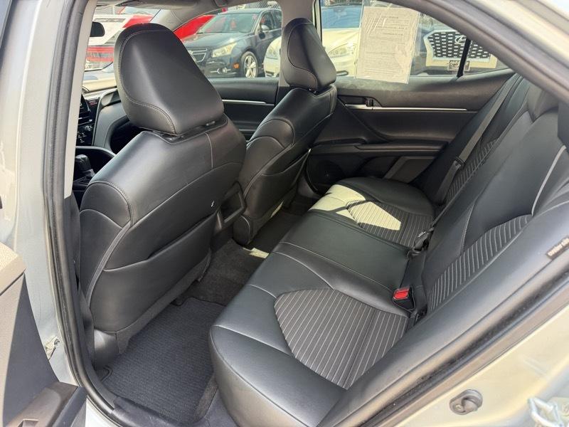 Toyota Camry SE 2022