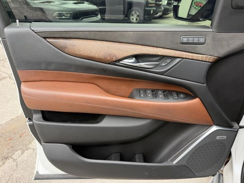 Cadillac Escalade ESV Luxury 4WD 2018
