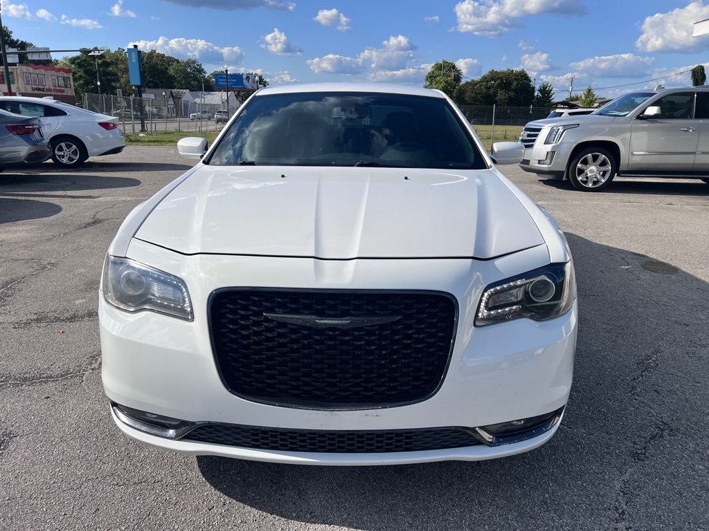 Chrysler 300  2019