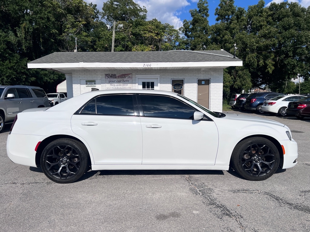 Chrysler 300  2019