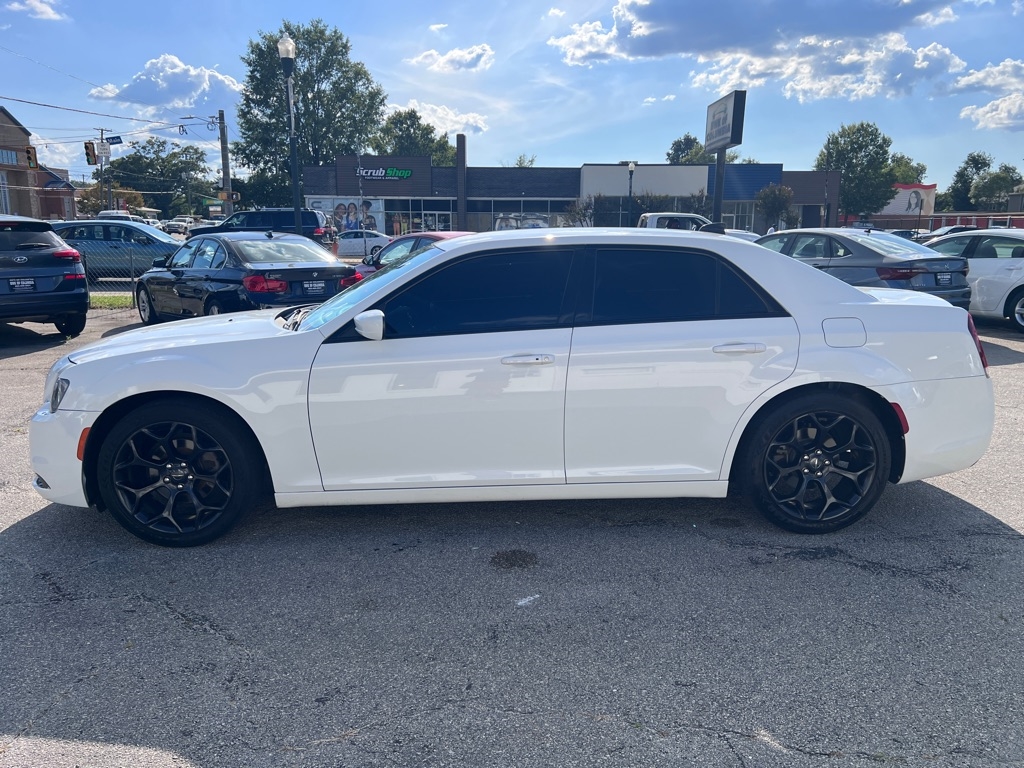 Chrysler 300  2019