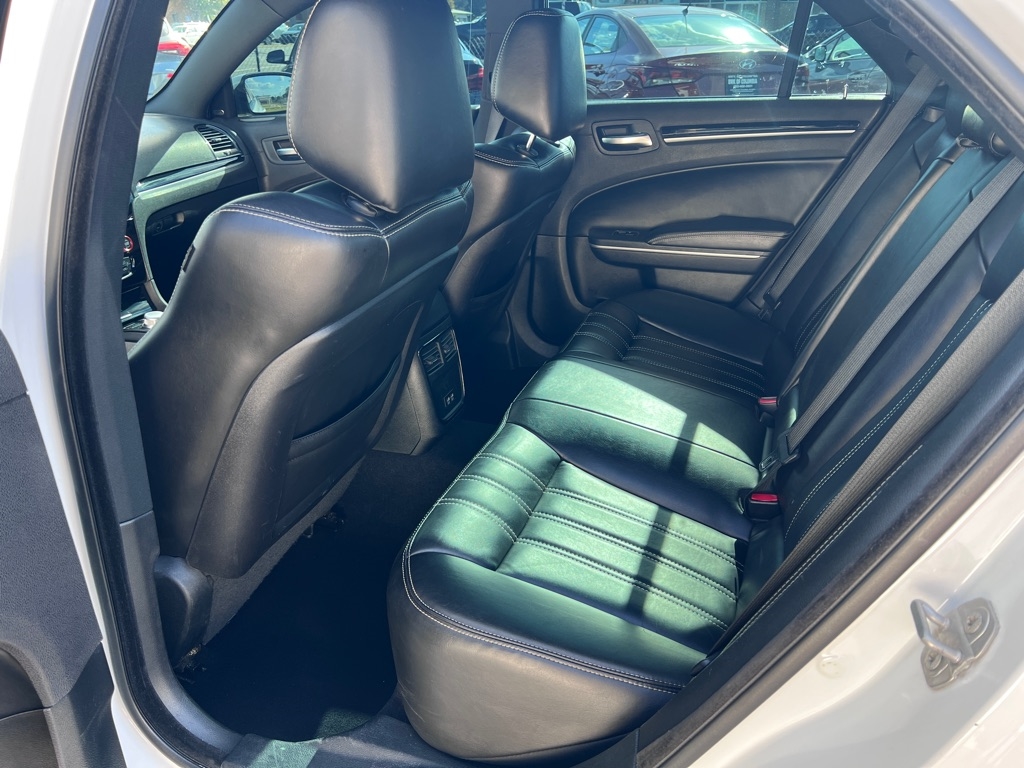 Chrysler 300  2019