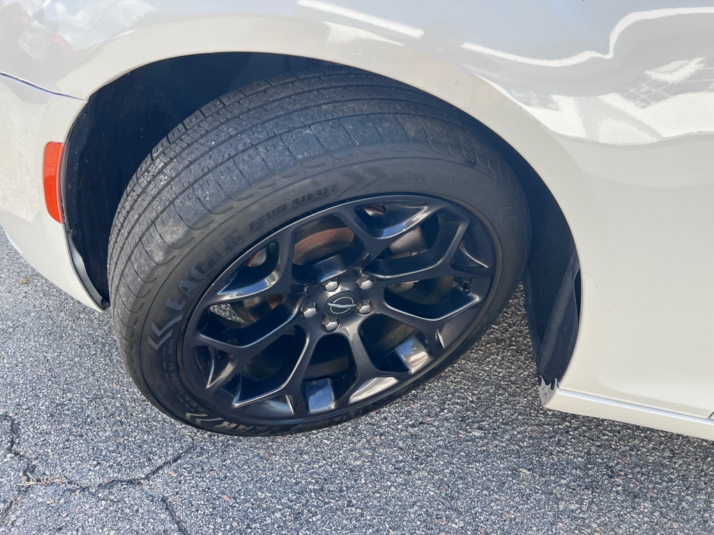 Chrysler 300  2019