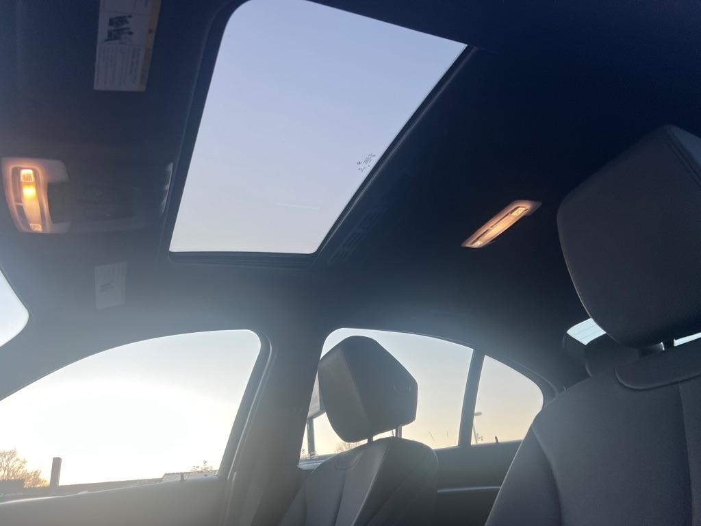 BMW 3-Series  2018